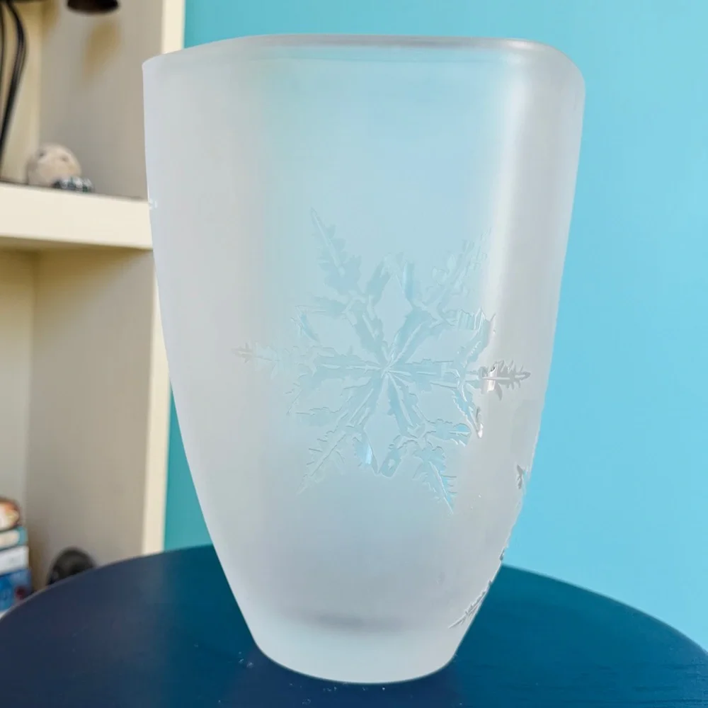 Vintage Villeroy & Boch Snowflake Wintertime Ice Crystal Vase